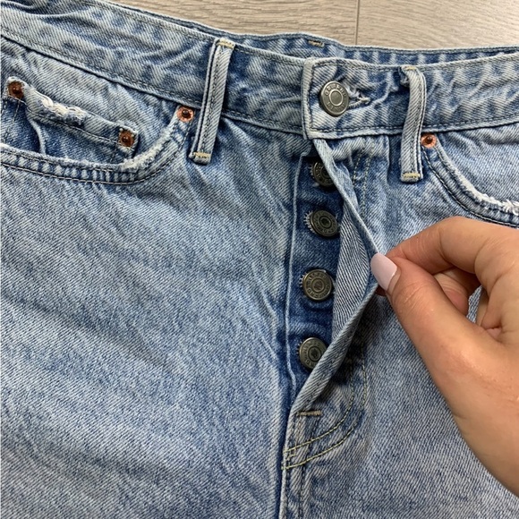 GRLFRND Cindy Jean Shorts in Top Down - Picture 4 of 12